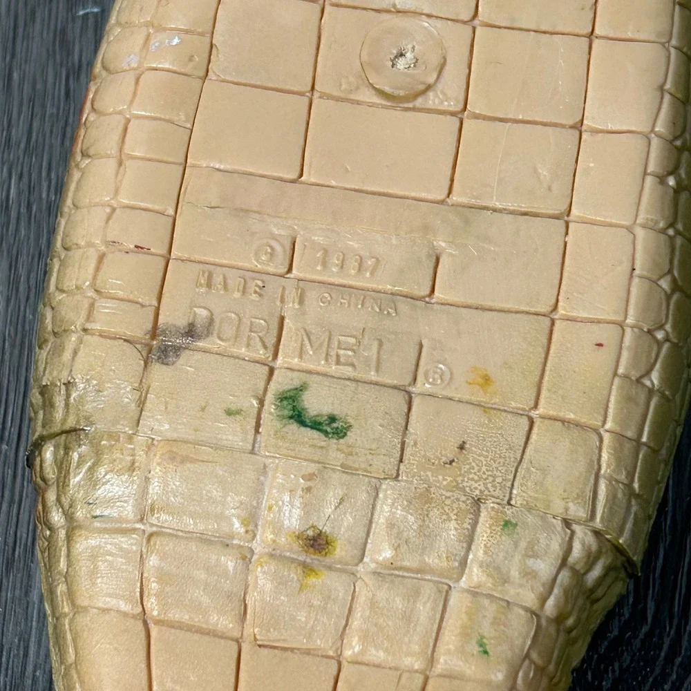 Dor Mei Alligator Toy Figure 29